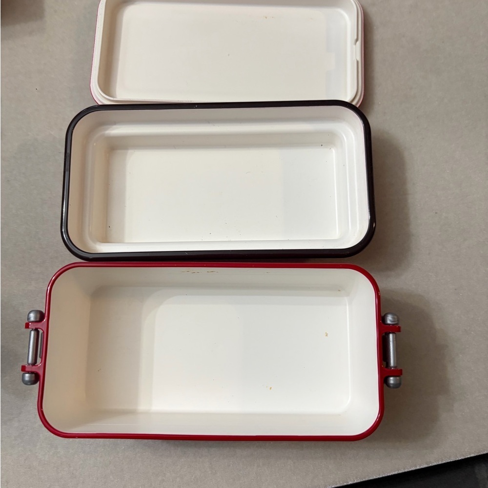 Red Lunch Box - Picture 4 of 7